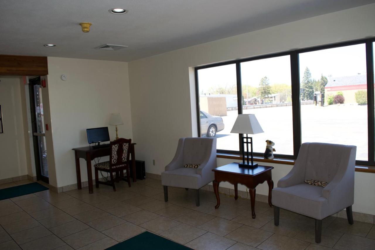 Amerivu Inn And Suites Shawano Wi מראה חיצוני תמונה