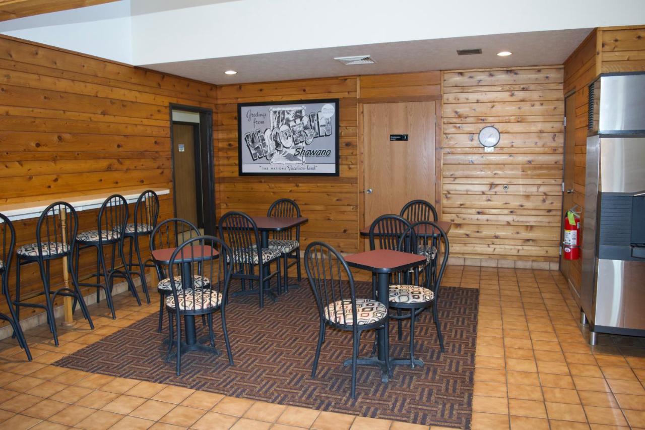 Amerivu Inn And Suites Shawano Wi מראה חיצוני תמונה