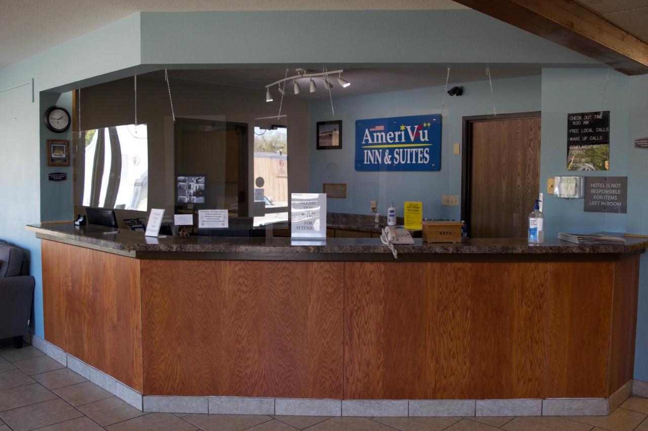 Amerivu Inn And Suites Shawano Wi מראה חיצוני תמונה