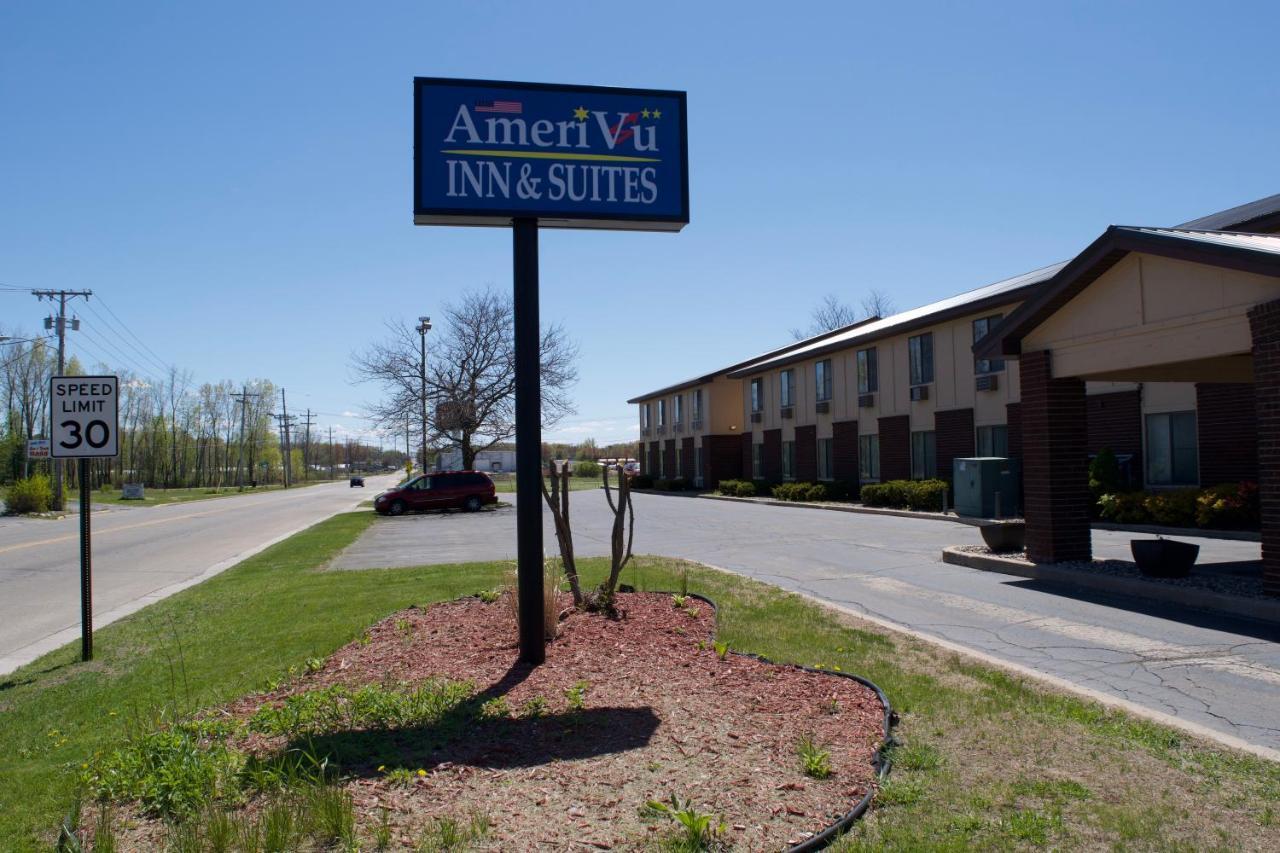 Amerivu Inn And Suites Shawano Wi מראה חיצוני תמונה