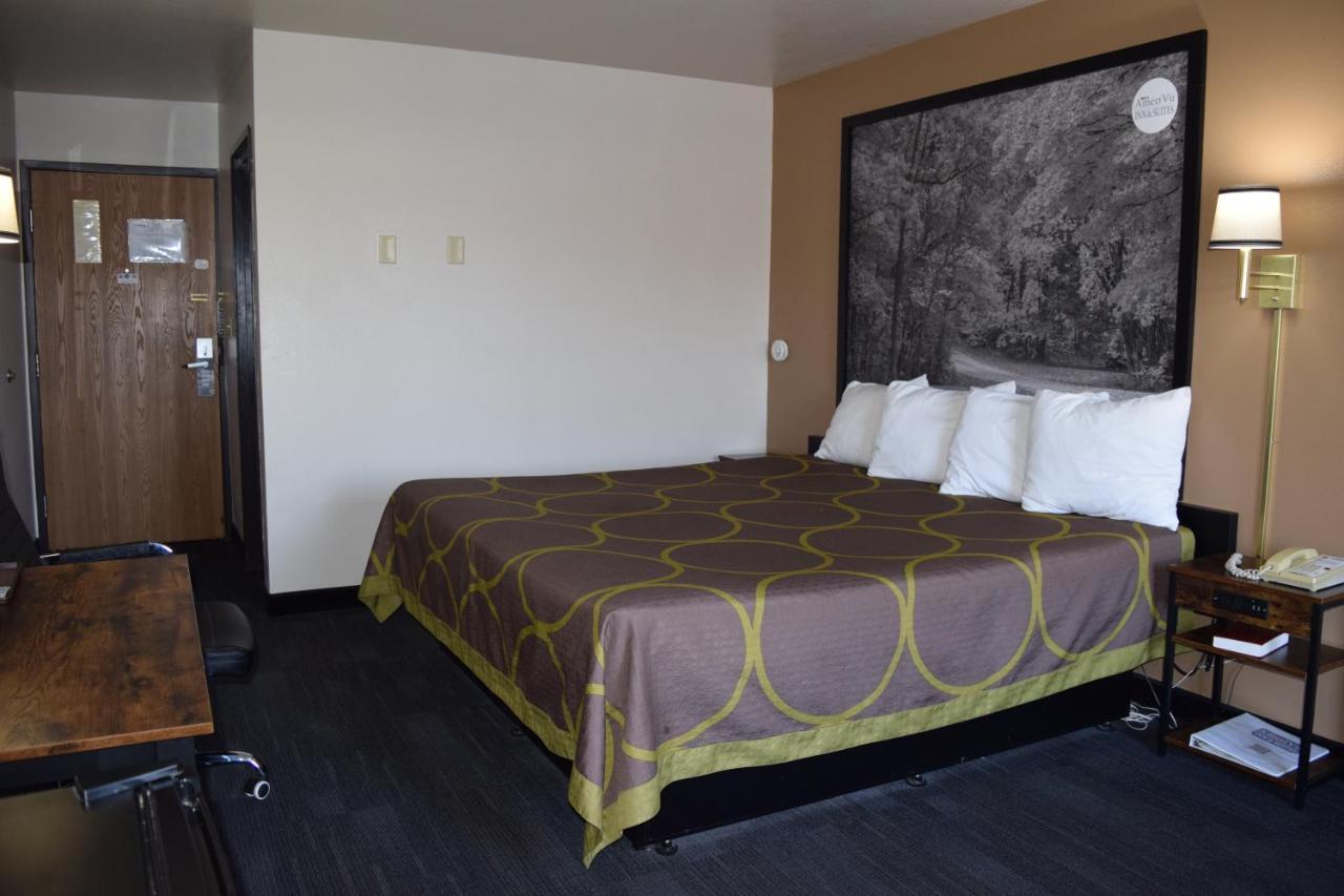 Amerivu Inn And Suites Shawano Wi מראה חיצוני תמונה