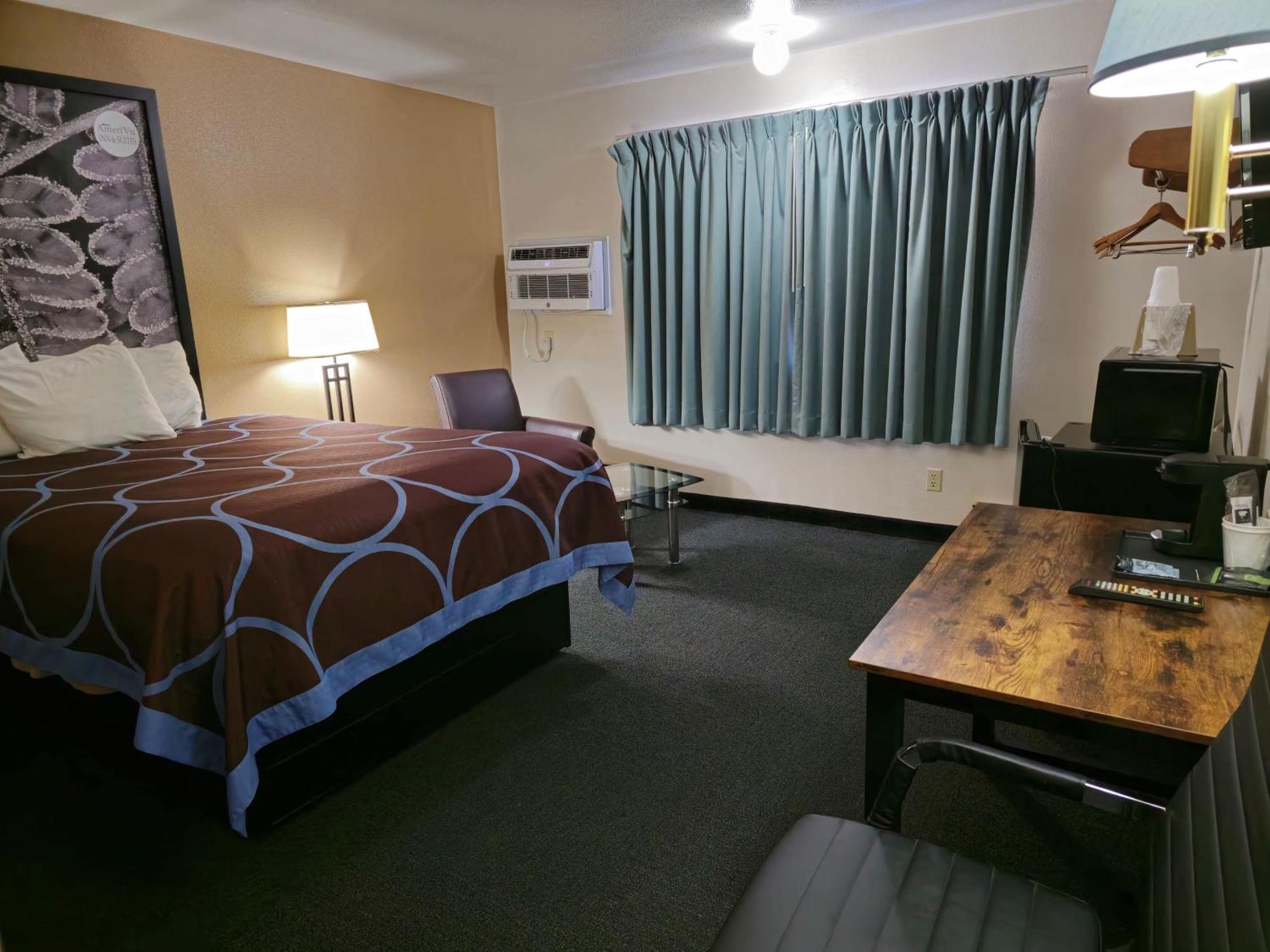 Amerivu Inn And Suites Shawano Wi מראה חיצוני תמונה