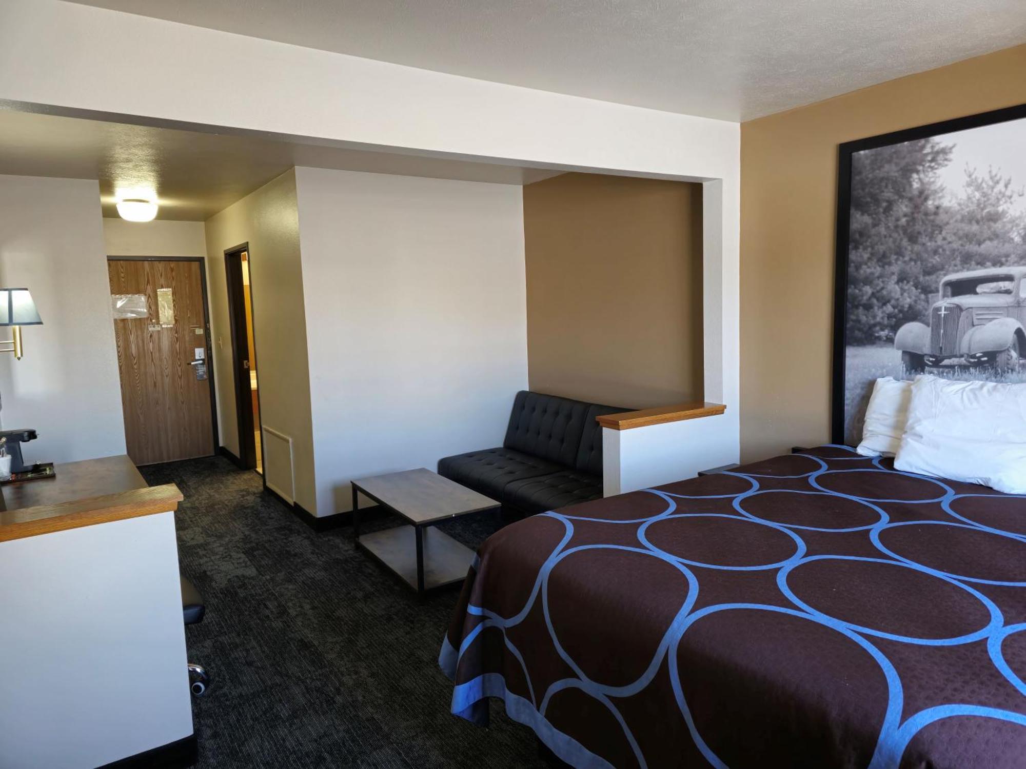 Amerivu Inn And Suites Shawano Wi מראה חיצוני תמונה